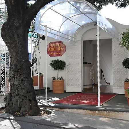 L'ancora Hotell 4*