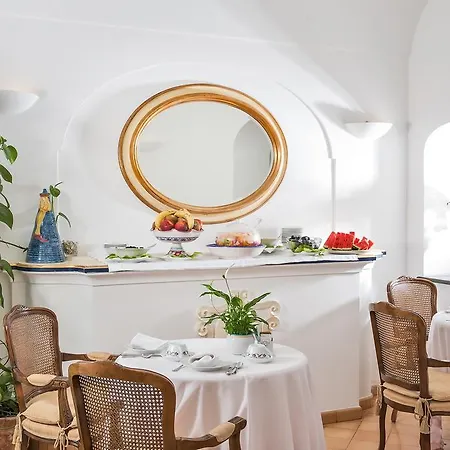 L'ancora Hotell