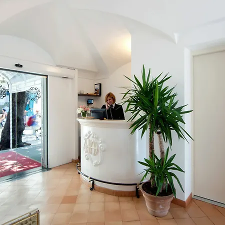 Hotell L'ancora 4*